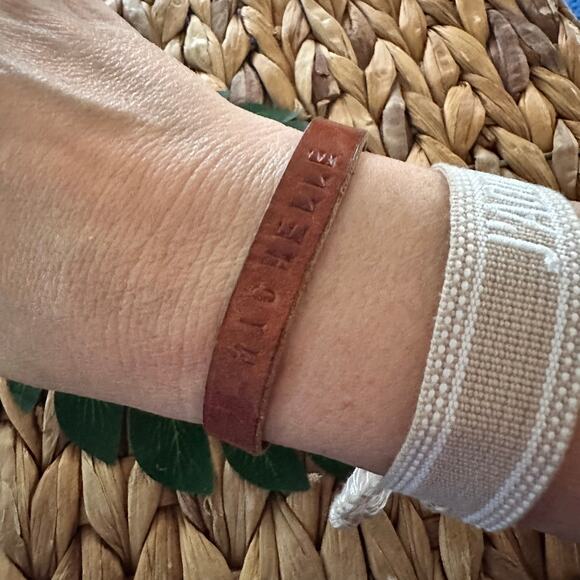 BOGO FREE MICHELLE VINTAGE LEATHER SNAP BRACELET - Picture 1 of 6